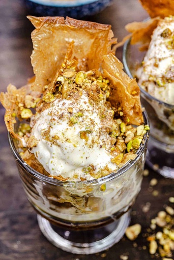 Greek Yogurt Ice Cream with Pistachio Biscuit